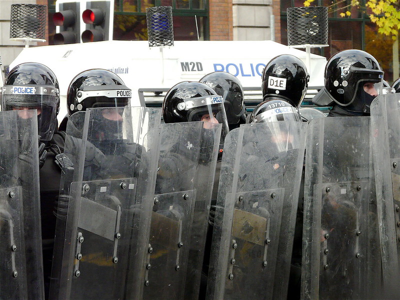 Riots in Belfast: Smash the Far Right!